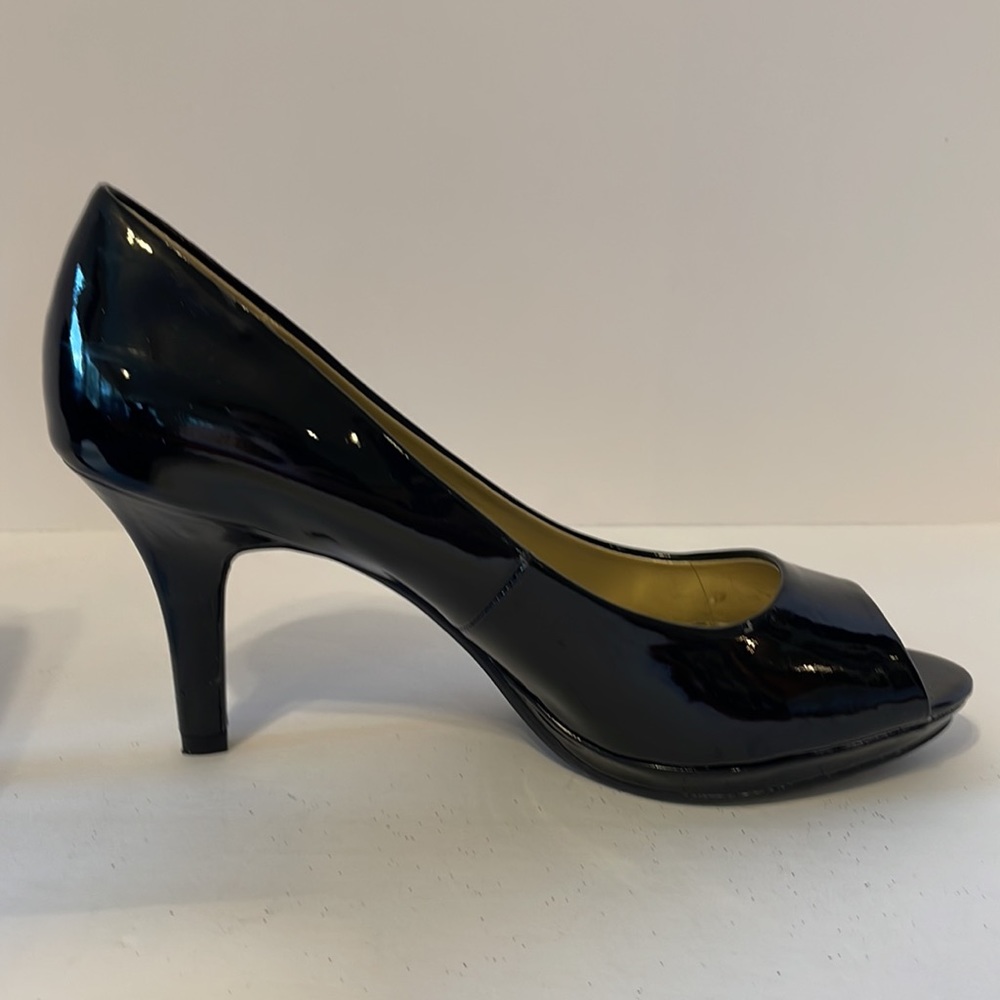 Bandolino Open Toed Black Patent Leather High Heel Dress Shoes - Picture 4 of 11